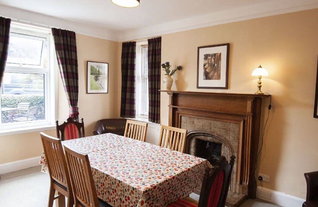 Estupenda casa de vacaciones privada para 6 personas con WIFI, TV, patio y aparcamiento