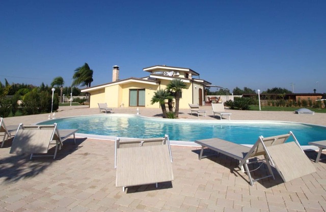 Casa de vacaciones privada con jacuzzi, A/C, WIFI, piscina privada, TV, patio