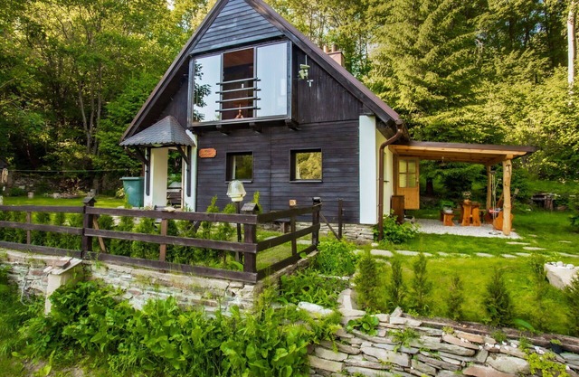 Casa de vacaciones privada con WIFI, TV, patio, mascotas permitida, vista panorámica, aparcamiento