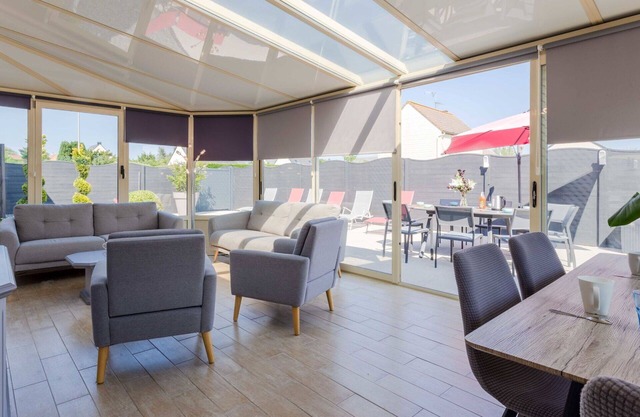 Preciosa casa de vacaciones privada con WIFI, TV, terraza, mascotas permitida y aparcamiento