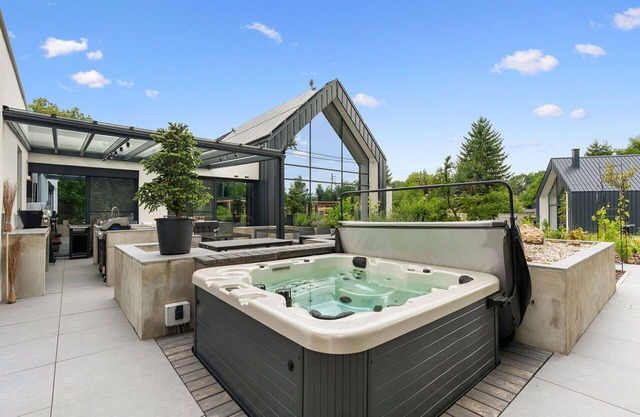 Preciosa casa de vacaciones privada con jacuzzi, WIFI, TV, terraza, mascotas permitida, aparcamiento