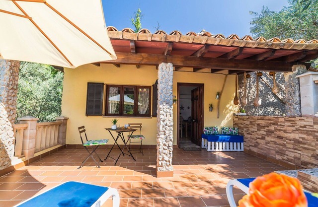 Estupenda casa de vacaciones privada para 6 personas con WIFI, A/C, TV, patio y aparcamiento