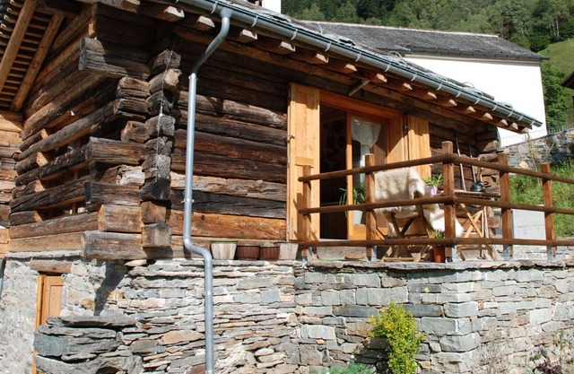 Estupenda casa de vacaciones privada para 4 personas con WIFI, TV, patio y vista panorámica
