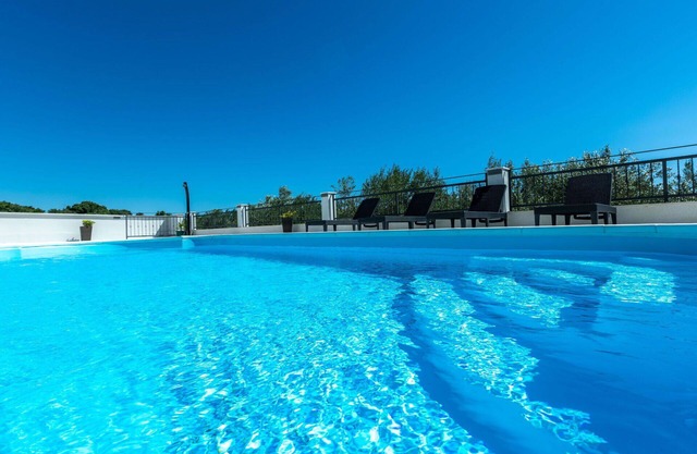 Casa de vacaciones privada con piscina privada, A/C, jacuzzi, WIFI, TV, terraza, aparcamiento