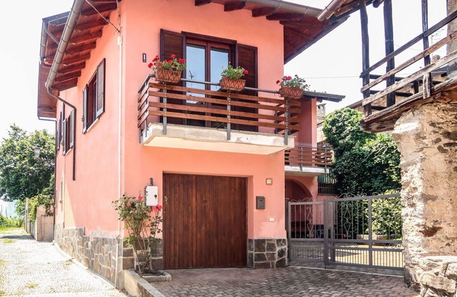 Maravillosa casa de vacaciones privada con WIFI, TV, patio, mascotas permitida y aparcamiento