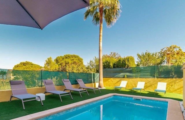 Casa de vacaciones privada con A/C, piscina privada, bañera de hidromasaje, WIFI, TV, patio