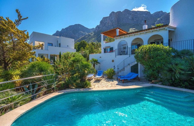 Estupenda casa de vacaciones privada con piscina privada, A/C, WIFI, TV, patio y aparcamiento