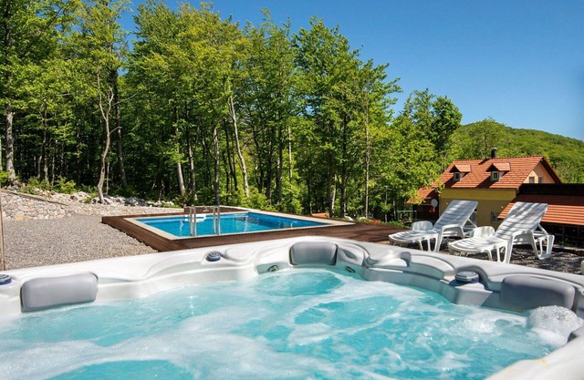 Casa de vacaciones privada con piscina privada, WIFI, A/C, jacuzzi, TV, terraza, aparcamiento