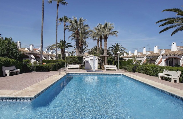 Stunning private villa for 4 guests with pool, WIFI, A/C, TV and patio