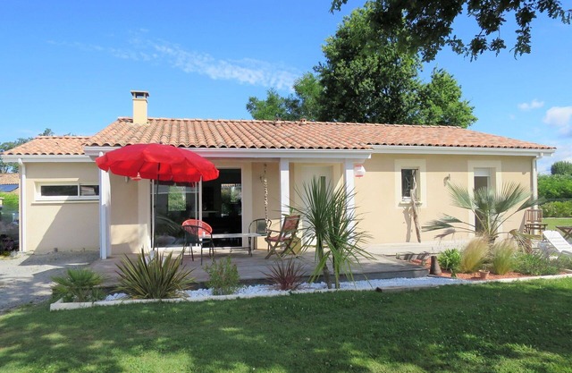 Estupenda casa de vacaciones privada con WIFI, TV, terraza, mascotas permitida y aparcamiento