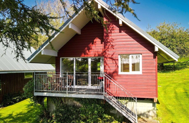 Preciosa casa de vacaciones privada con bañera de hidromasaje, WIFI, TV, patio y aparcamiento