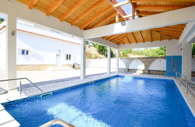 Casa de vacaciones privada con piscina privada, jacuzzi, A/C, WIFI, TV, terraza, aparcamiento