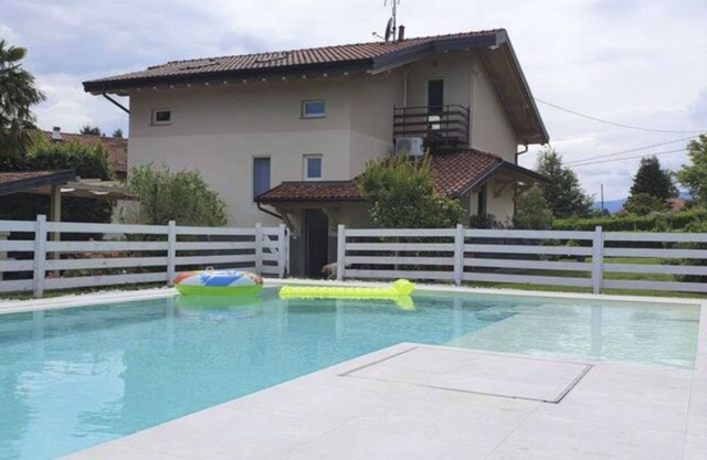 Casa de vacaciones privada con piscina privada, jacuzzi, A/C, WIFI, TV, patio, aparcamiento
