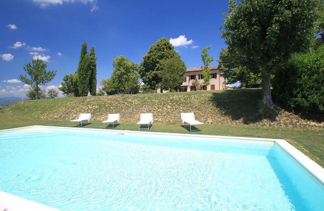 Casa de vacaciones privada con WIFI, piscina privada, TV, patio, vista panorámica, aparcamiento