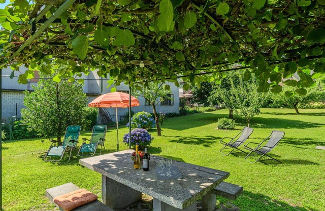 Preciosa casa de vacaciones privada con WIFI, TV, patio, mascotas permitida y aparcamiento