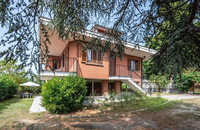 Maravillosa casa de vacaciones privada con WIFI, TV, balcón, mascotas permitida y aparcamiento