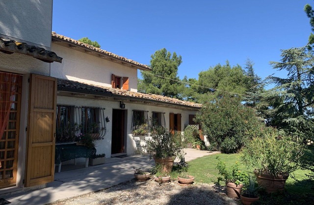 Casa de vacaciones privada con WIFI, TV, mascotas permitida, vista panorámica, aparcamiento