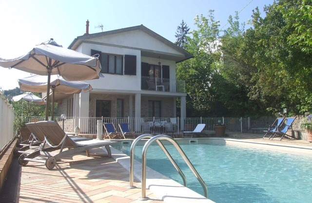 Estupenda casa de vacaciones privada con WIFI, piscina, TV, patio, vista panorámica y aparcamiento