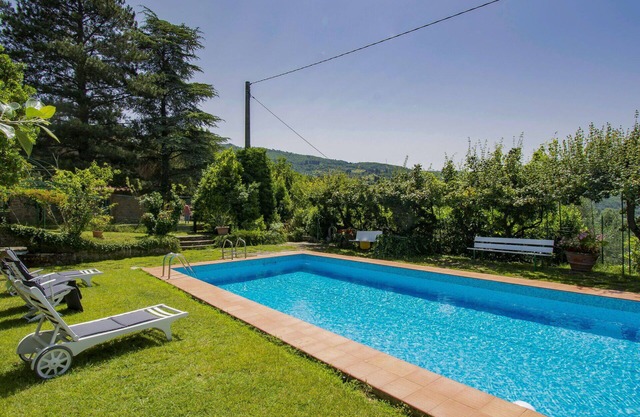 Casa de vacaciones privada con WIFI, piscina, TV, terraza, mascotas permitida, aparcamiento