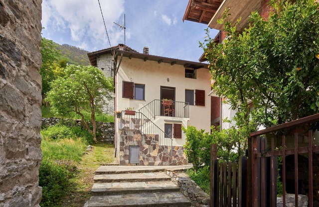 Preciosa casa de vacaciones privada con WIFI, patio, mascotas permitida y aparcamiento