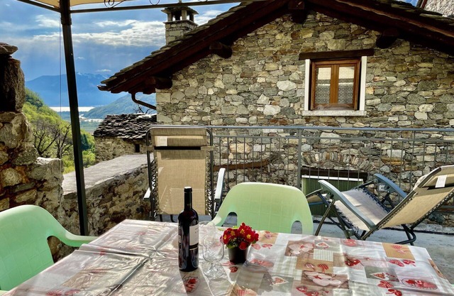 Estupenda casa de vacaciones privada con WIFI, TV, terraza, mascotas permitida y aparcamiento