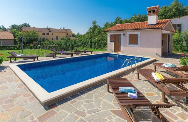Estupenda casa de vacaciones privada con WIFI, A/C, piscina privada, TV, terraza, aparcamiento