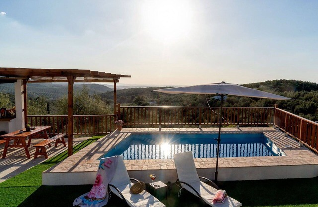 Estupenda casa de vacaciones privada con WIFI, piscina privada, A/C, TV, terraza, aparcamiento