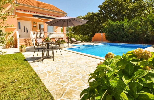 Preciosa casa de vacaciones privada con piscina privada, A/C, WIFI, TV, terraza, aparcamiento