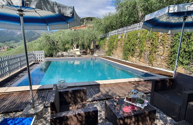 Casa de vacaciones privada con WIFI, piscina privada, TV, terraza, vista panorámica, aparcamiento