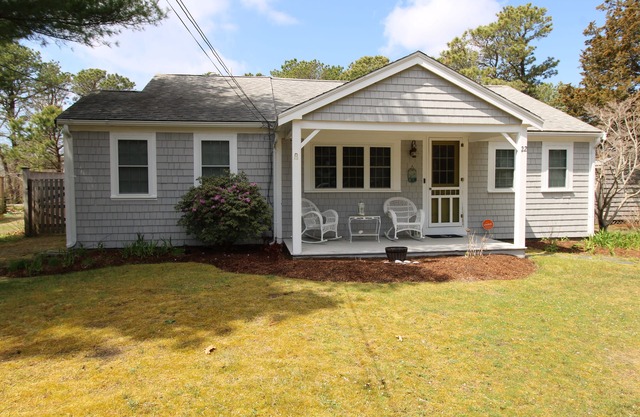 Stunning Private Yard, Close to Town (2305)
