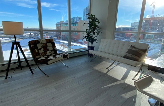 Stunning Riverfront Condo in East Village - Amazing Views!