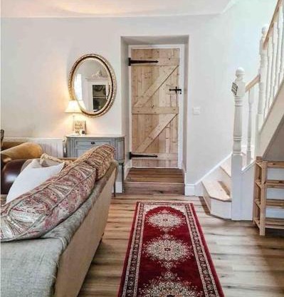 Stunning riverside cottage in central location