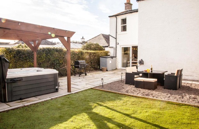 Stunning Scottish Hot Tub Getaway
