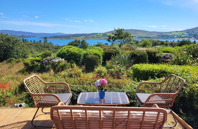 Stunning Sea views 3 bed bungalow - 5 mins from beach!