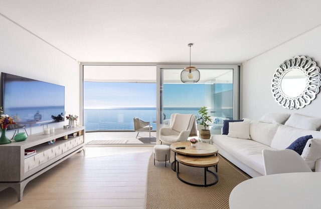 Stunning Seafront Apartment in Carvajal Beach