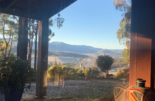 Stunning Soulful Bush Cabin Retreat in acres of native bushland. Pet friendly