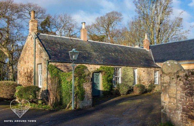 Stunning Stables Cottage in East Lothian Country Estate