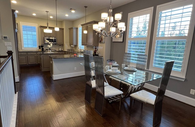 Stunning Three-Story Home in Gated Community – Modern Luxury!!