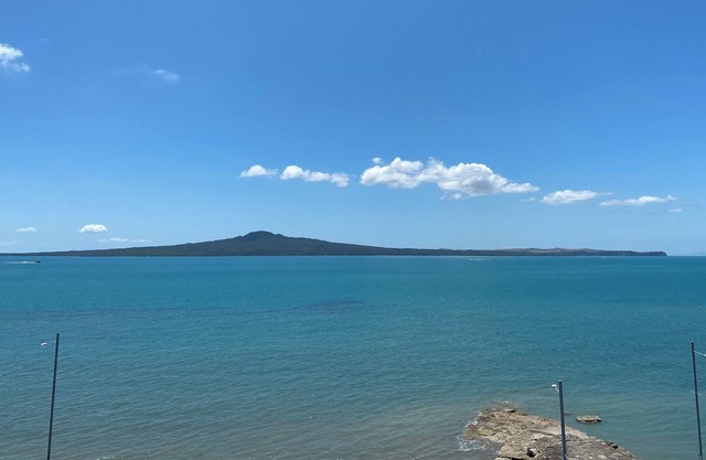 Stunning TOP Floor Apartment-kohimarama