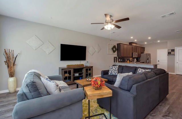 Stunning Townhome Retreat in Denton, TX - Your Perfect Getaway!