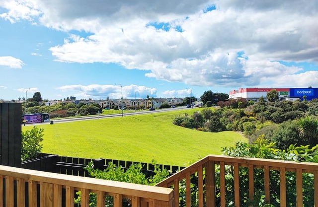 Stunning Townhouse - Walking to Botany Shopping Center