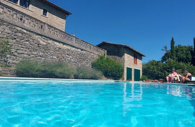 Villa con piscina en una hermosa ubicación rural