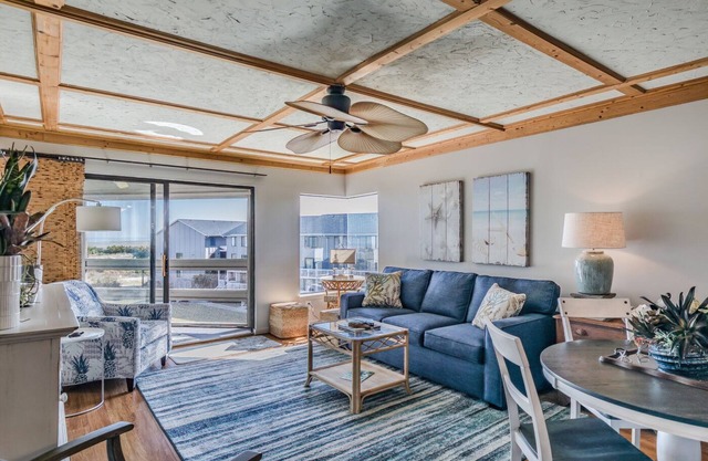 Stunning Views - Pool and Ocean Views - Harbor Island Beach House