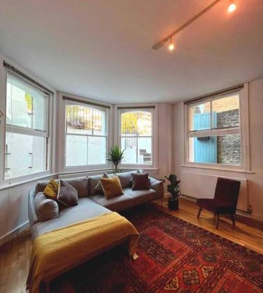Stunning Victorian Mansion Apartment - Hosted by StaySejour