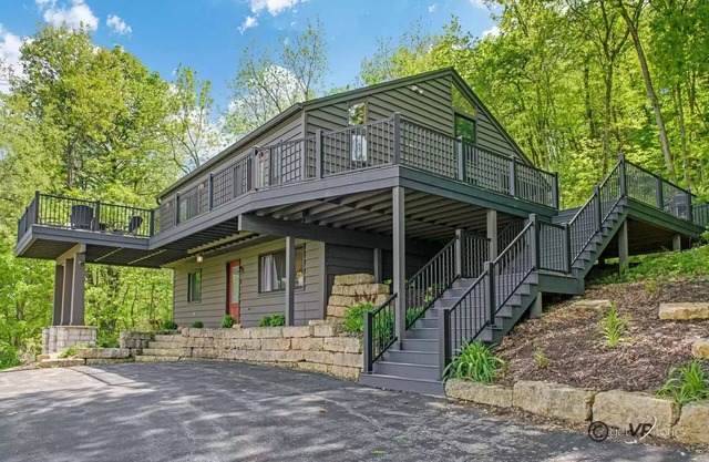 Stunning views, amazing gathering spaces, NOW with HOT TUB