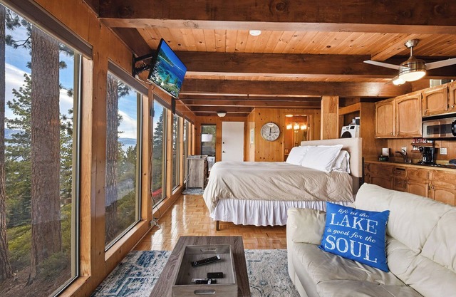 Stunning Views at Stargazer | Lakefront Studio!
