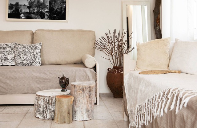 Stunning Views & Family Comfort in Mani
