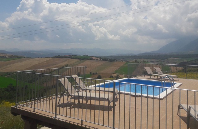 IMPRESIONANTES VISTAS DESDE APARTAMENTO Y PISCINA