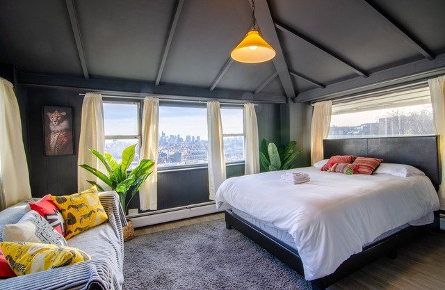 Stunning views of NYC 7 BR