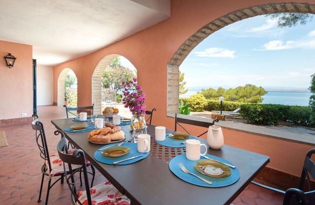 Stunning villa for 8 people with WIFI, TV, terrace and parking